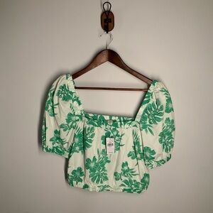 American Eagle Outfitters Green and Cream Puff Sleeve Crop Top